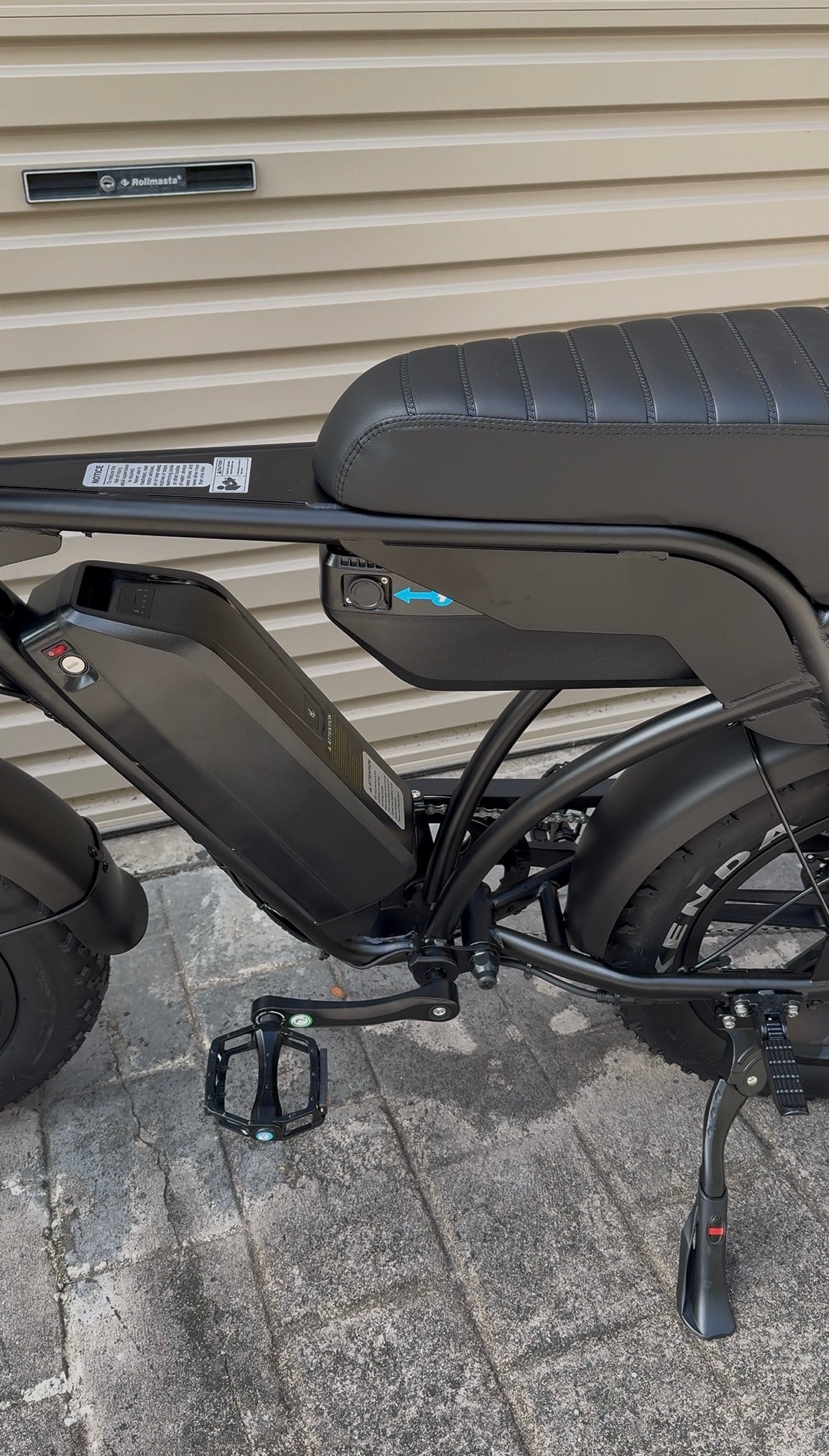Vortex 20 Plus E-Bike with removable dual battery system for extended range.